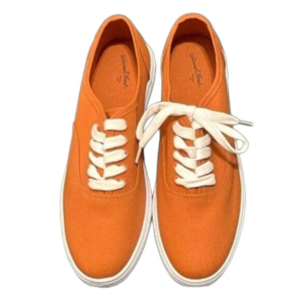 NEW canvas sneakers sz 11